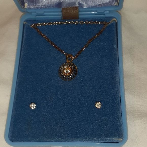 HMS‎ Monaco Vintage Necklace & Stud Earrings Set - Picture 2 of 7